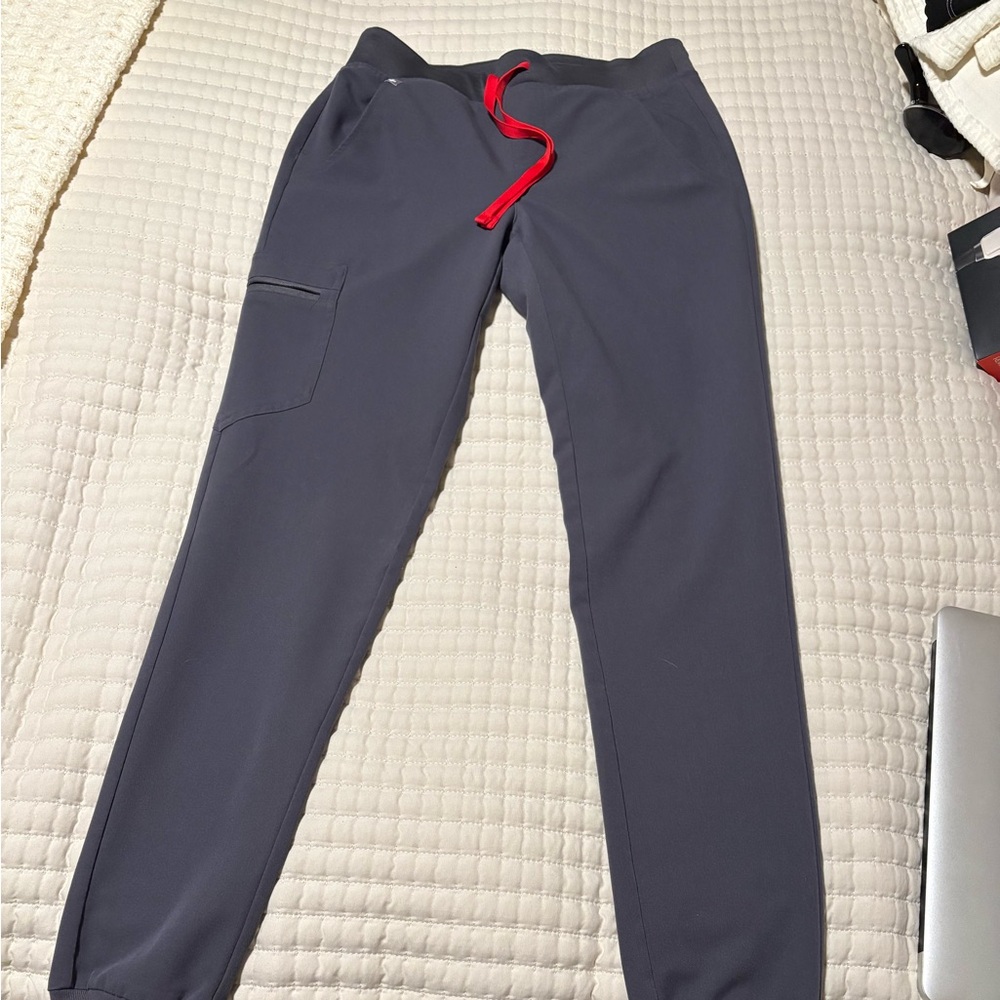 Figs Women's grey Leggings with Red Accent
